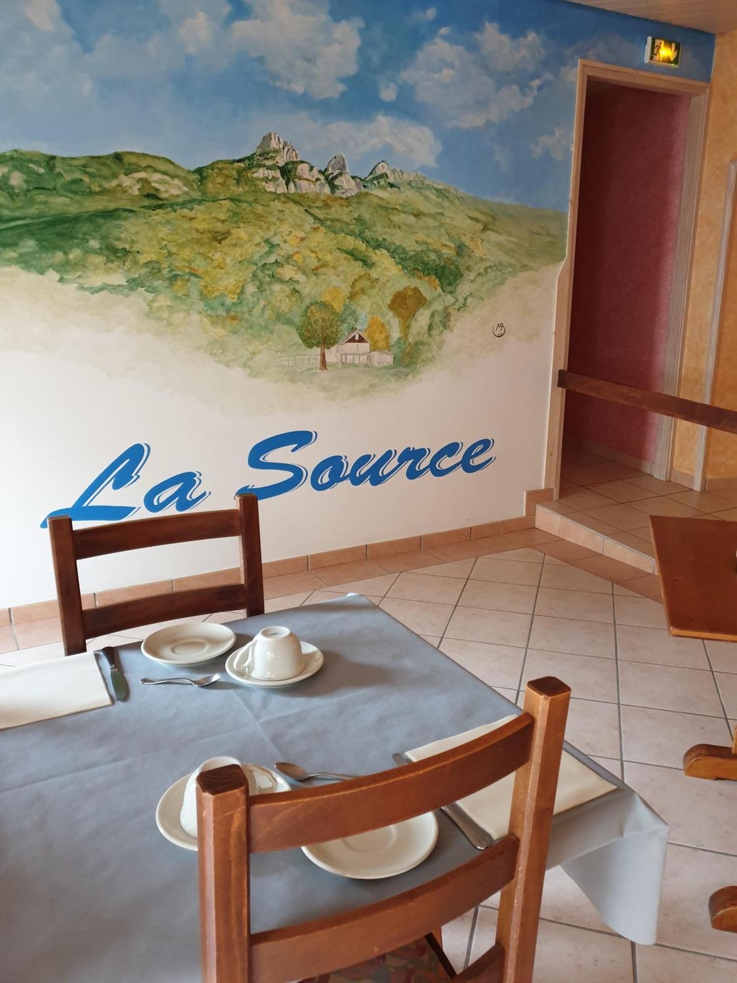 La Source Jacquet Depuis 1954 Hotel Et Studio Saint-Jean-de-Chevelu Luaran gambar